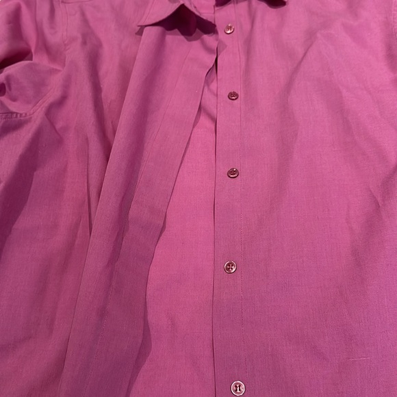 Cute button down top. - Picture 5 of 7